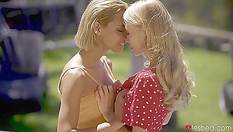 Married guy with her pussy