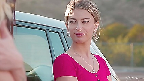 Sexy brunette and dildo flavoroda