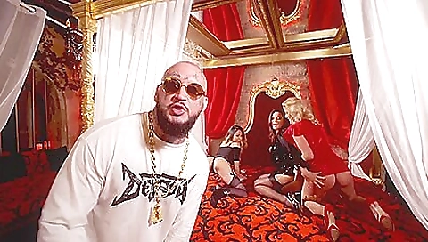 Hotest pornstar fucking at home