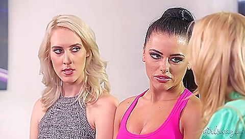 Horny and hot fuck with sexy brunette