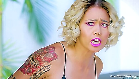 Blonde and brunette get into each other