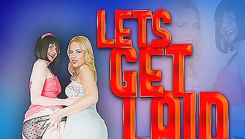 Two lesbian get it in the ass