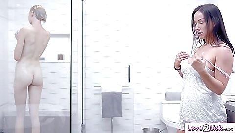 Blaire Ivory And Jennifer White - Im Sharing A Shower With My Stepmoms Gf Blaire Ivory And Jennifer White - Im Sharing A Shower With My Stepmoms Gf